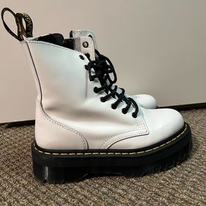 DR. MARTENS WHITE JADON BOOT! SLIGHTLY WORN JUST TOO SMALL FOR ME NOW ):
